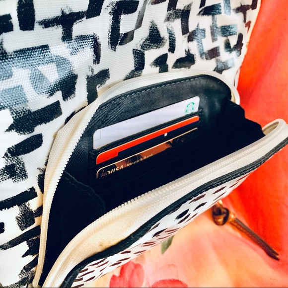 NWOT Fossil Coated Canvas Crossbody Purse - Picture 6 of 13